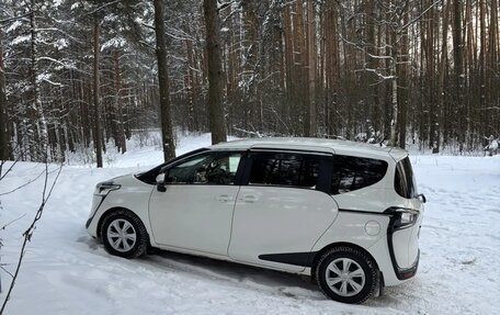 Toyota Sienta II, 2020 год, 1 900 000 рублей, 2 фотография