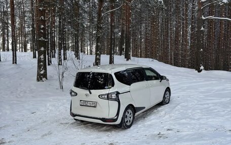 Toyota Sienta II, 2020 год, 1 900 000 рублей, 5 фотография