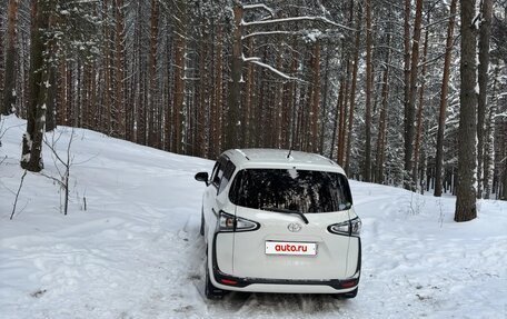 Toyota Sienta II, 2020 год, 1 900 000 рублей, 4 фотография