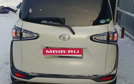 Toyota Sienta II, 2020 год, 1 900 000 рублей, 9 фотография