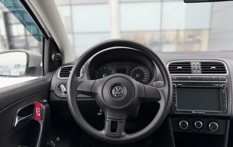 Volkswagen Polo VI (EU Market), 2011 год, 700 000 рублей, 21 фотография