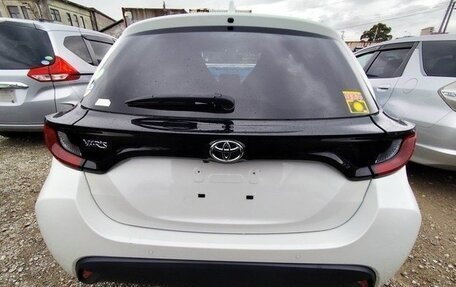 Toyota Yaris, 2022 год, 880 000 рублей, 6 фотография