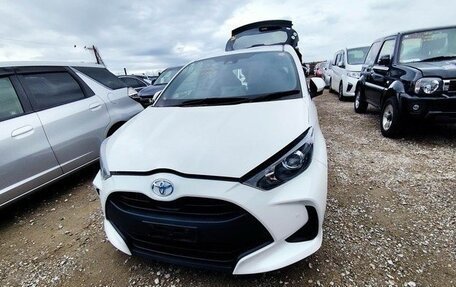 Toyota Yaris, 2022 год, 880 000 рублей, 4 фотография