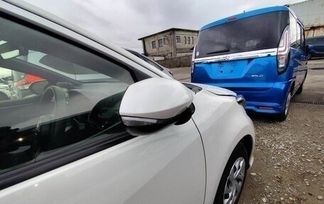 Toyota Yaris, 2022 год, 880 000 рублей, 9 фотография