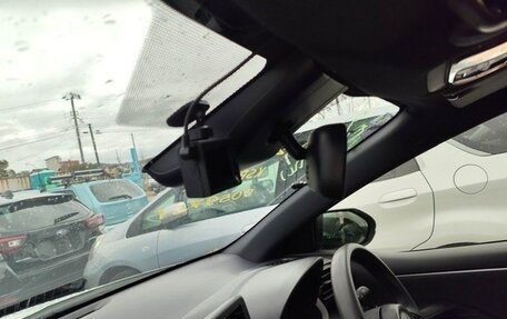 Toyota Yaris, 2022 год, 880 000 рублей, 24 фотография