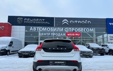 Volvo V40 Cross Country I, 2018 год, 1 550 000 рублей, 6 фотография