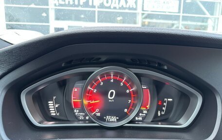 Volvo V40 Cross Country I, 2018 год, 1 550 000 рублей, 17 фотография