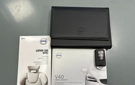 Volvo V40 Cross Country I, 2018 год, 1 550 000 рублей, 33 фотография