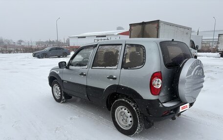 Chevrolet Niva I рестайлинг, 2015 год, 810 000 рублей, 6 фотография