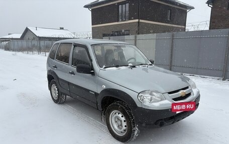 Chevrolet Niva I рестайлинг, 2015 год, 810 000 рублей, 2 фотография