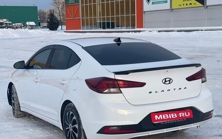 Hyundai Elantra VI рестайлинг, 2019 год, 1 585 000 рублей, 6 фотография