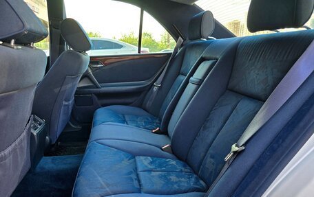 Mercedes-Benz E-Класс, 1997 год, 475 000 рублей, 16 фотография