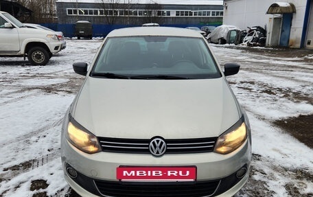 Volkswagen Polo VI (EU Market), 2014 год, 800 000 рублей, 2 фотография