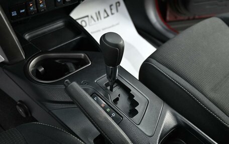 Toyota RAV4, 2018 год, 1 945 000 рублей, 11 фотография