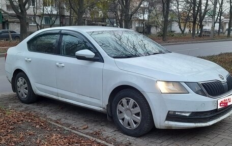 Skoda Octavia, 2017 год, 1 290 000 рублей, 2 фотография