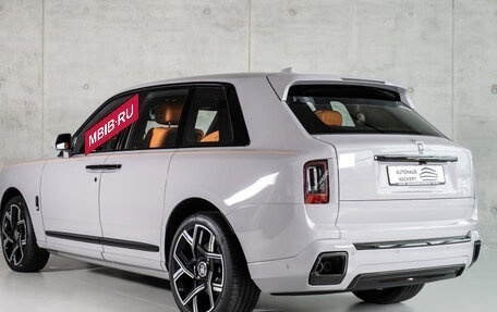 Rolls-Royce Cullinan, 2025 год, 70 000 000 рублей, 4 фотография