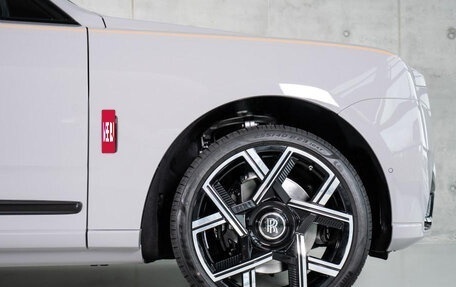 Rolls-Royce Cullinan, 2025 год, 70 000 000 рублей, 11 фотография