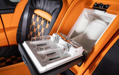 Rolls-Royce Cullinan, 2025 год, 70 000 000 рублей, 23 фотография