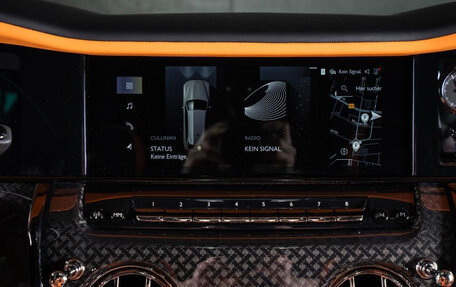 Rolls-Royce Cullinan, 2025 год, 70 000 000 рублей, 19 фотография