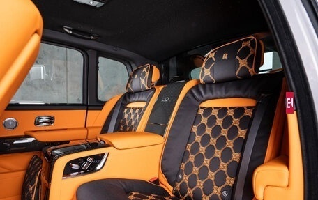 Rolls-Royce Cullinan, 2025 год, 70 000 000 рублей, 24 фотография