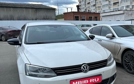 Volkswagen Jetta VI, 2013 год, 750 000 рублей, 1 фотография