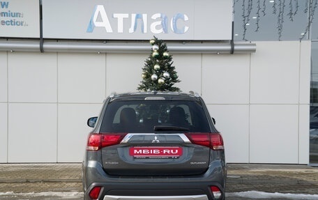 Mitsubishi Outlander III рестайлинг 3, 2017 год, 1 890 000 рублей, 4 фотография