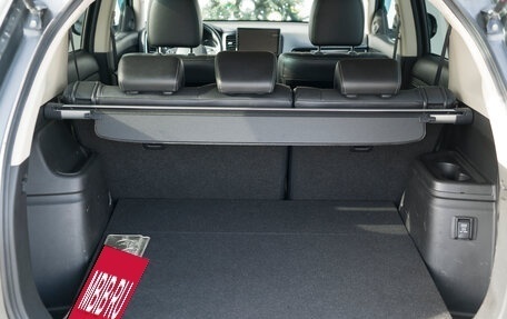 Mitsubishi Outlander III рестайлинг 3, 2017 год, 1 890 000 рублей, 14 фотография