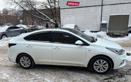 Hyundai Solaris II рестайлинг, 2018 год, 1 400 000 рублей, 4 фотография