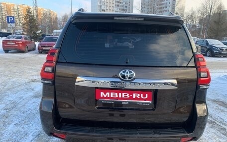 Toyota Land Cruiser Prado 150 рестайлинг 2, 2018 год, 5 130 000 рублей, 4 фотография