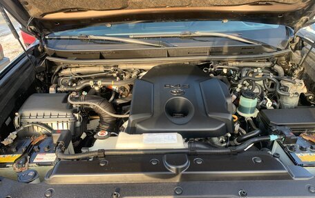 Toyota Land Cruiser Prado 150 рестайлинг 2, 2018 год, 5 130 000 рублей, 22 фотография