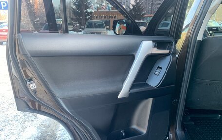 Toyota Land Cruiser Prado 150 рестайлинг 2, 2018 год, 5 130 000 рублей, 15 фотография