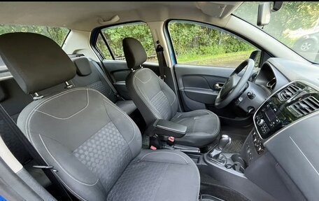 Renault Logan II, 2017 год, 835 000 рублей, 4 фотография