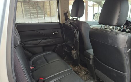 Mitsubishi Outlander III рестайлинг 3, 2014 год, 1 550 000 рублей, 6 фотография