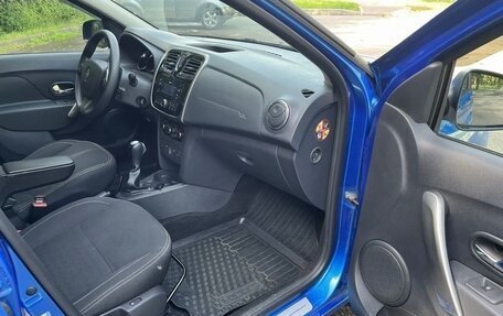 Renault Logan II, 2017 год, 835 000 рублей, 7 фотография