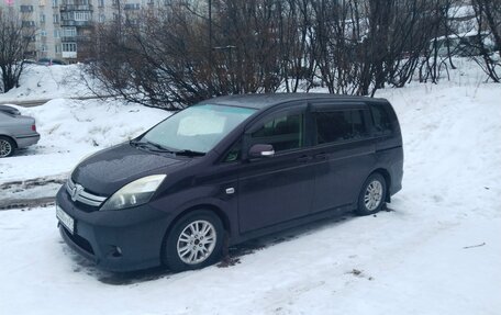 Toyota ISis I, 2012 год, 1 000 000 рублей, 4 фотография