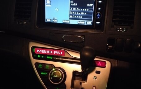 Toyota ISis I, 2012 год, 1 000 000 рублей, 15 фотография