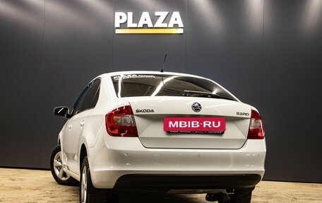 Skoda Rapid I, 2015 год, 899 000 рублей, 4 фотография