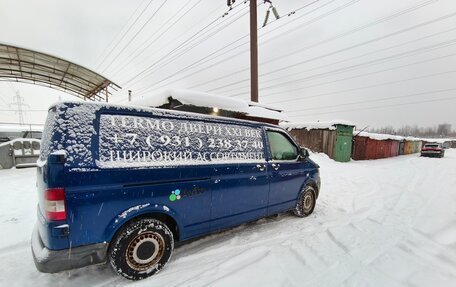 Volkswagen Transporter T5 рестайлинг, 2010 год, 1 000 000 рублей, 4 фотография