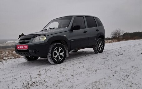 Chevrolet Niva I рестайлинг, 2011 год, 495 000 рублей, 2 фотография