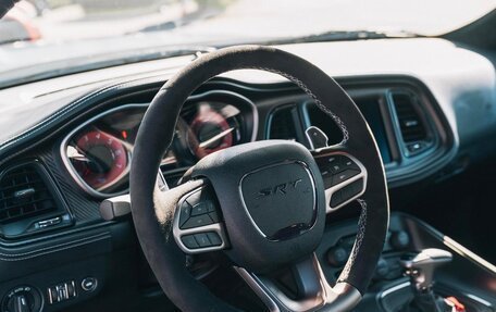 Dodge Challenger III рестайлинг 2, 2023 год, 32 800 000 рублей, 11 фотография