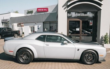 Dodge Challenger III рестайлинг 2, 2023 год, 32 800 000 рублей, 6 фотография