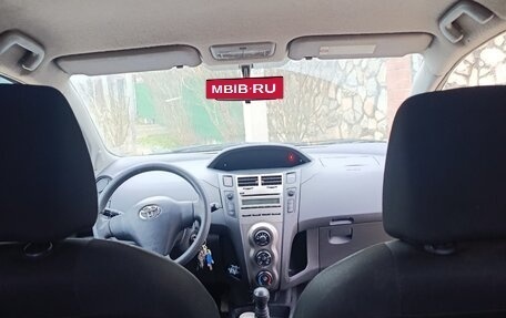 Toyota Yaris III рестайлинг, 2009 год, 500 000 рублей, 7 фотография