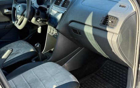 Volkswagen Polo VI (EU Market), 2015 год, 945 000 рублей, 26 фотография