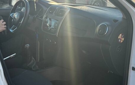 Renault Logan II, 2020 год, 460 000 рублей, 14 фотография