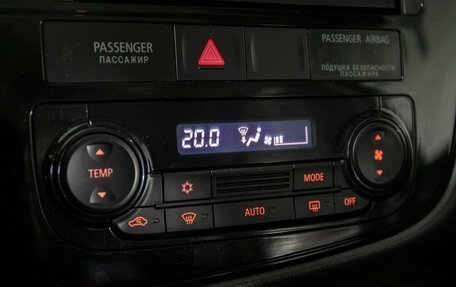 Mitsubishi Outlander III рестайлинг 3, 2016 год, 2 149 000 рублей, 13 фотография