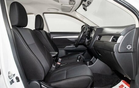 Mitsubishi Outlander III рестайлинг 3, 2016 год, 2 149 000 рублей, 6 фотография