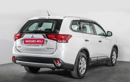 Mitsubishi Outlander III рестайлинг 3, 2016 год, 2 149 000 рублей, 3 фотография