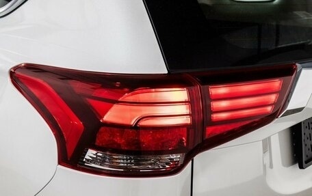 Mitsubishi Outlander III рестайлинг 3, 2016 год, 2 149 000 рублей, 19 фотография