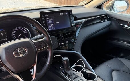 Toyota Camry, 2021 год, 2 990 000 рублей, 5 фотография