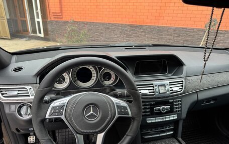 Mercedes-Benz E-Класс, 2013 год, 1 900 000 рублей, 9 фотография